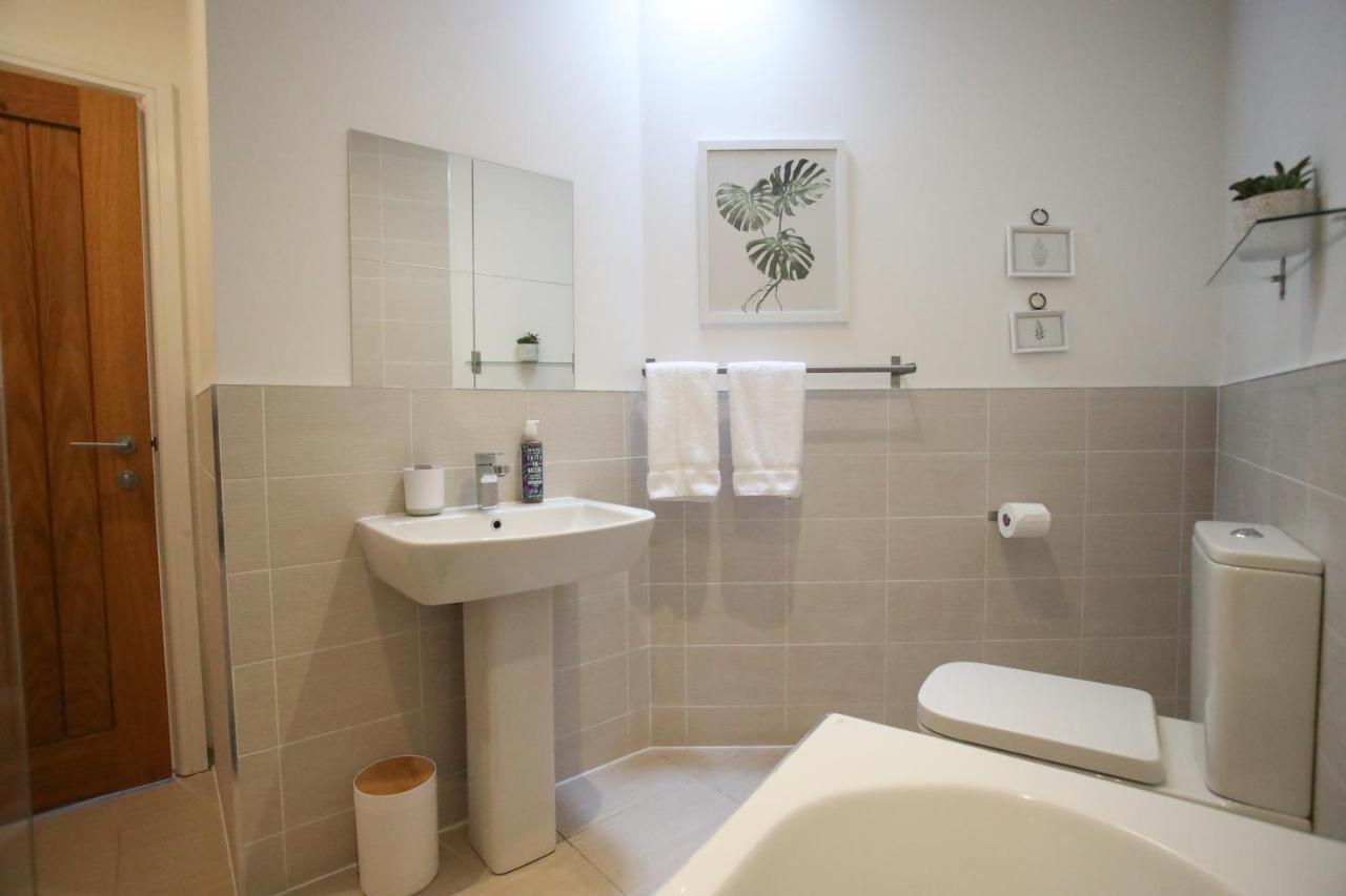 Burgess Yard 2-Bedroom Cottage, Bath Buitenkant foto